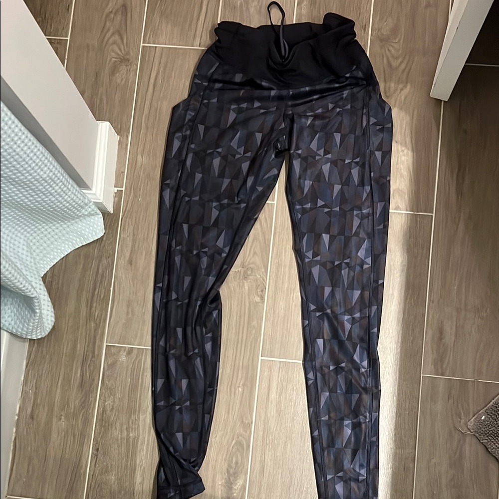 Lululemon Black Geometric Leggings size 10